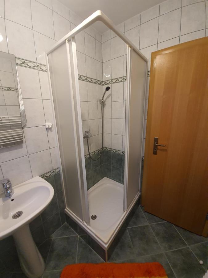 Apartman M. Rados Kupres  Luaran gambar