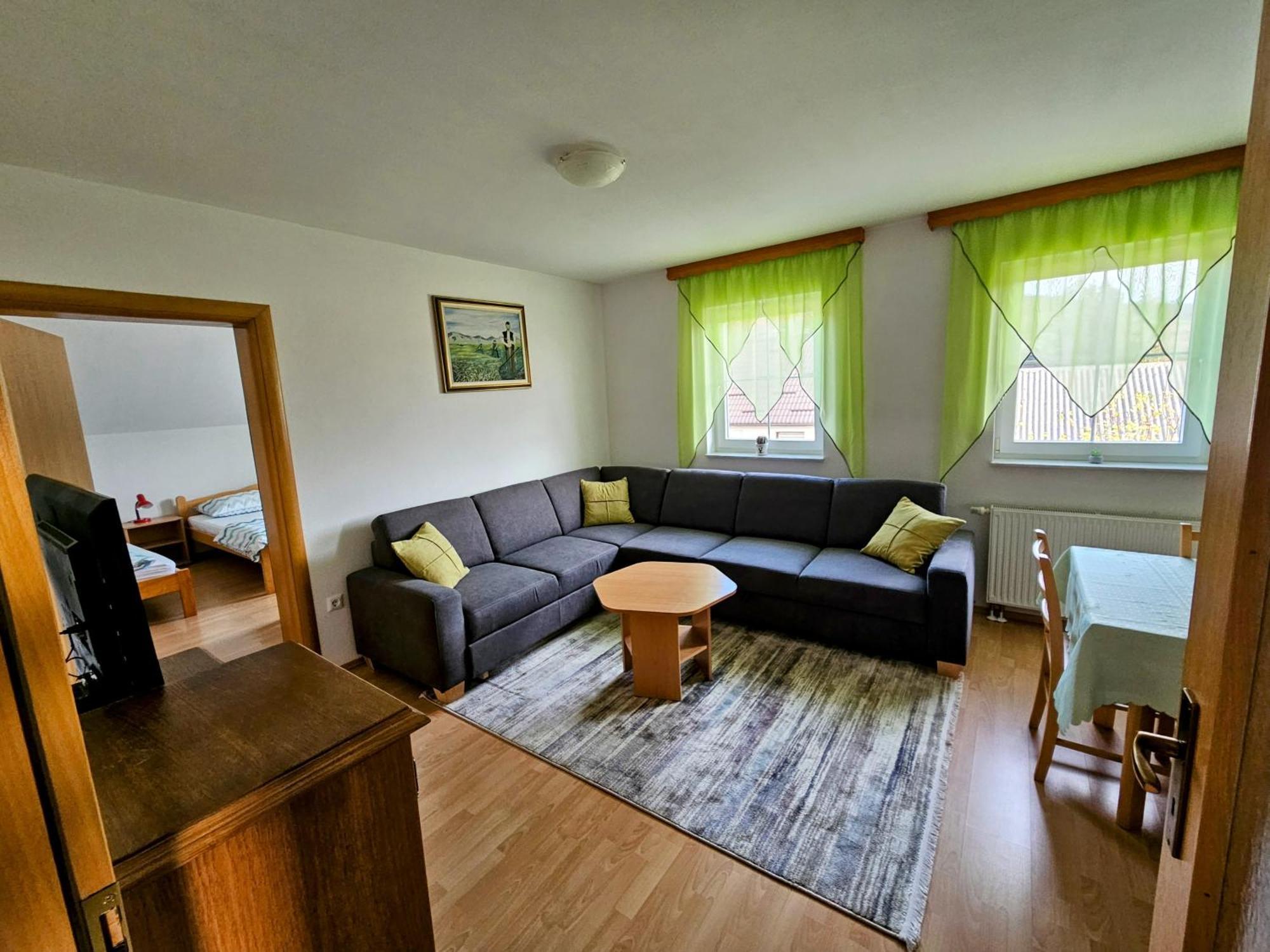 Apartman M. Rados Kupres  Luaran gambar